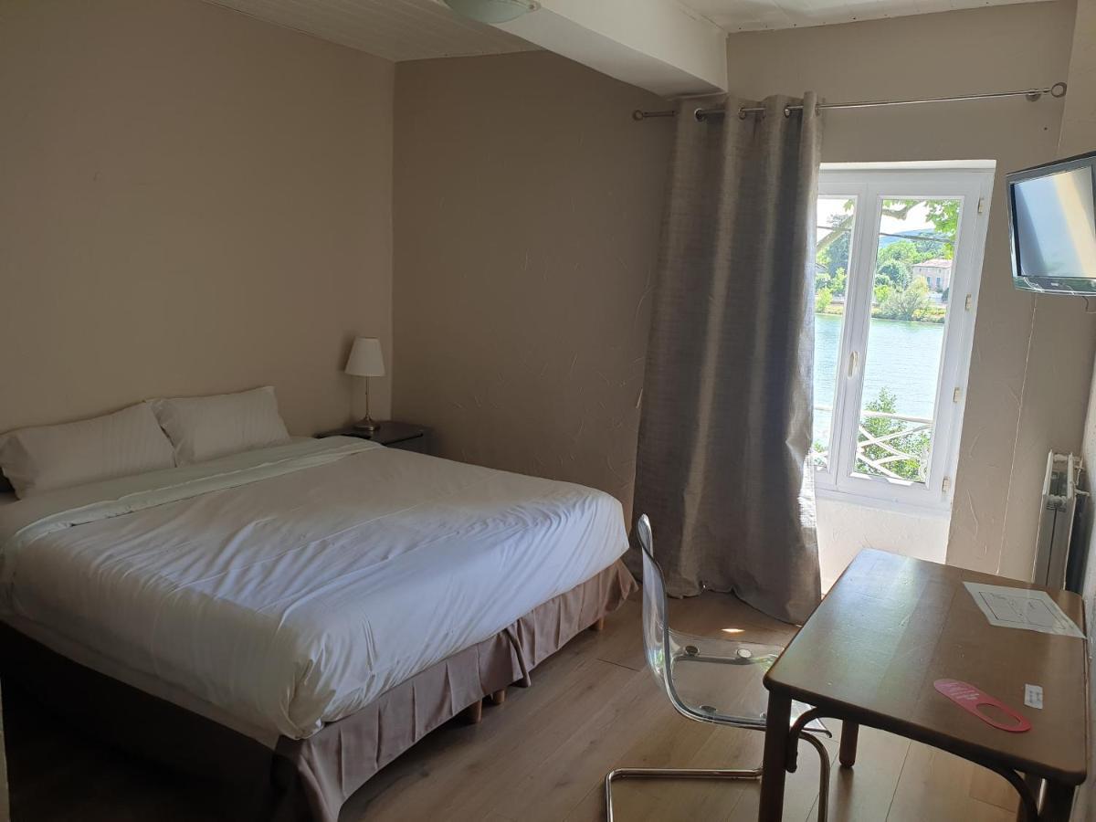 Hotel O Petit Neuville-sur-Saone