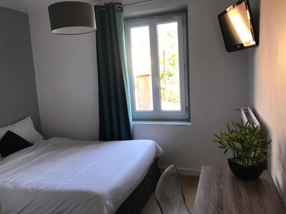 Hotel O Petit Neuville-sur-Saone