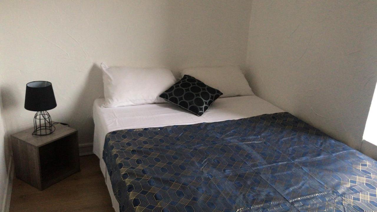Hotel O Petit Neuville-sur-Saône